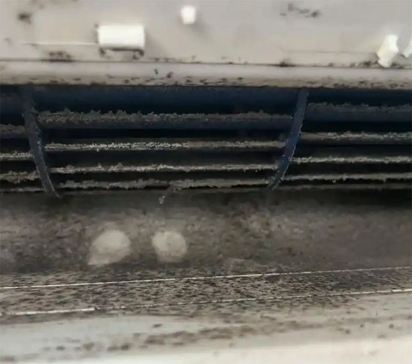 秀英空调吹的风有股烧焦味是怎么回事